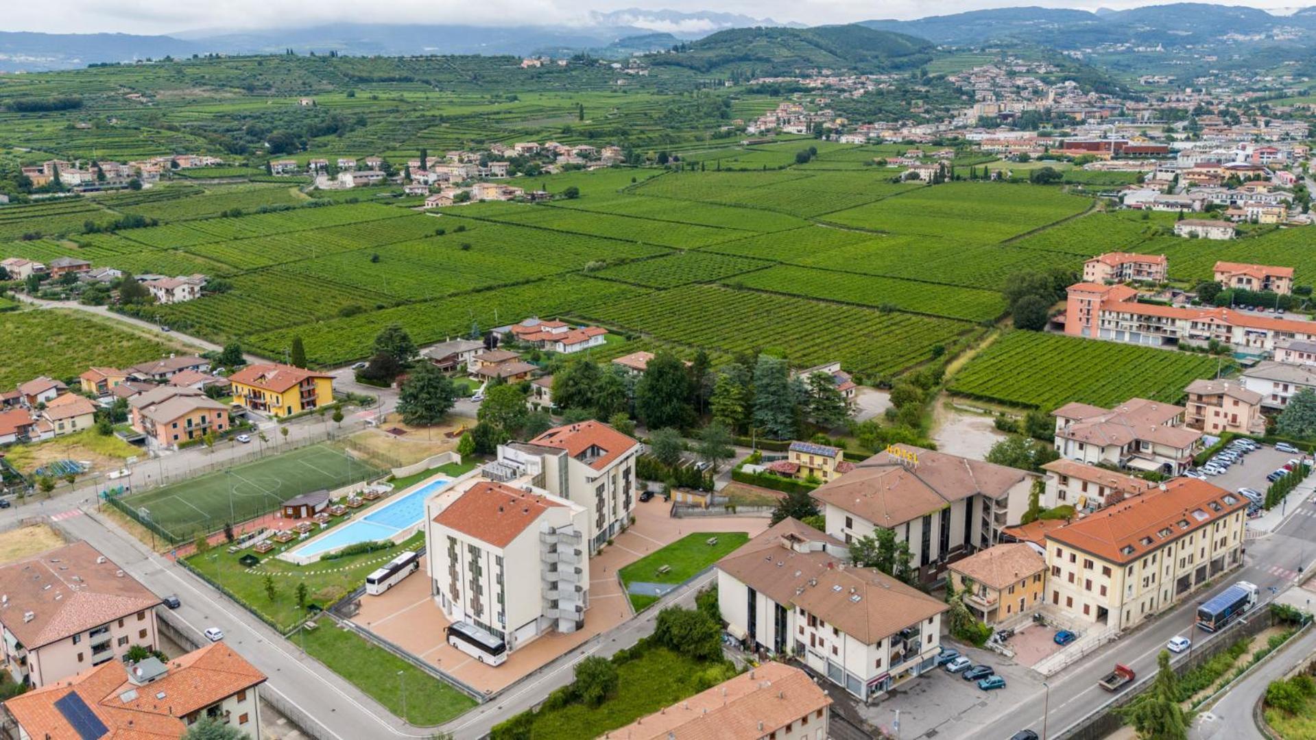 Kona Hotel Verona By Kleos Group Collection Negrar Exterior foto